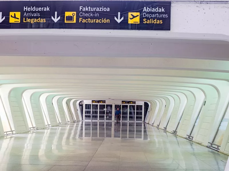 Gallery leading to the elevators in Bilbao Airport