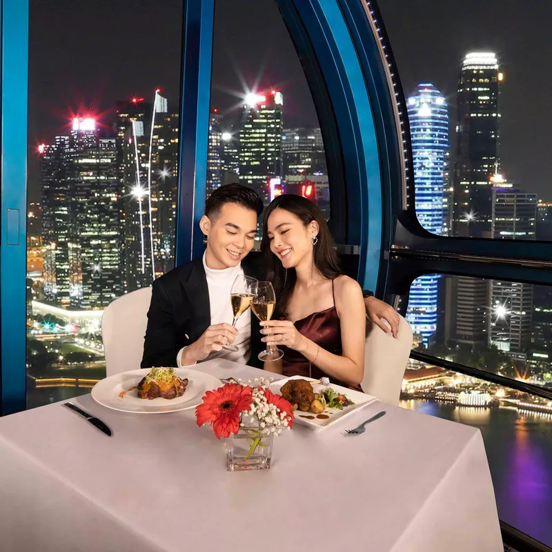 Ferris wheel dinner in Singapore