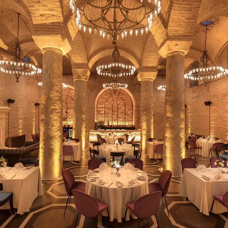 Underground restaurant in Istanbul cistern