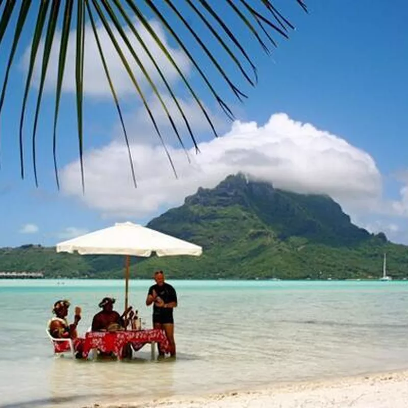 Le Meridien Bora bora lunch in the lagoon