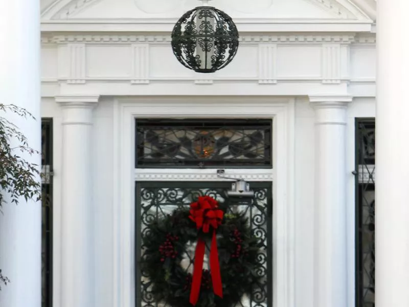 graceland doorway