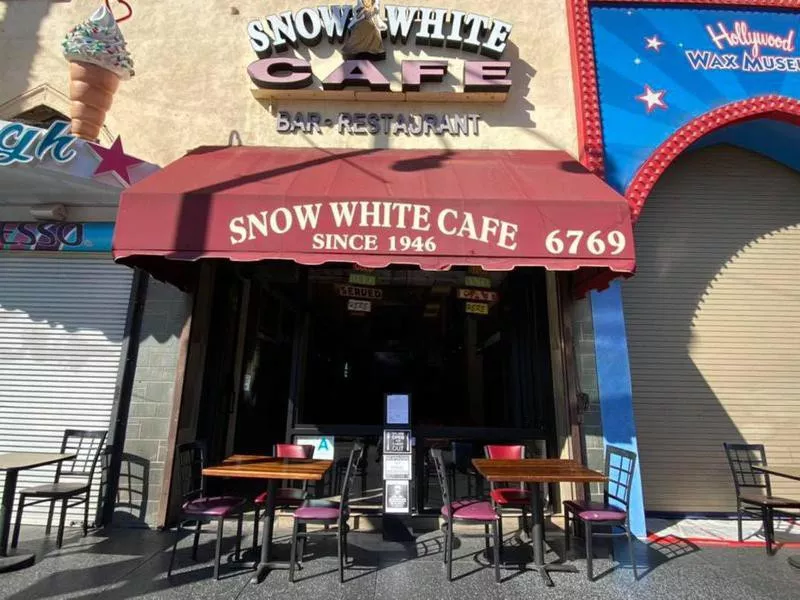 Snow White Cafe