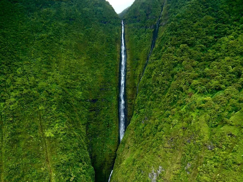 Pu'ukaoku Falls, Hawaii