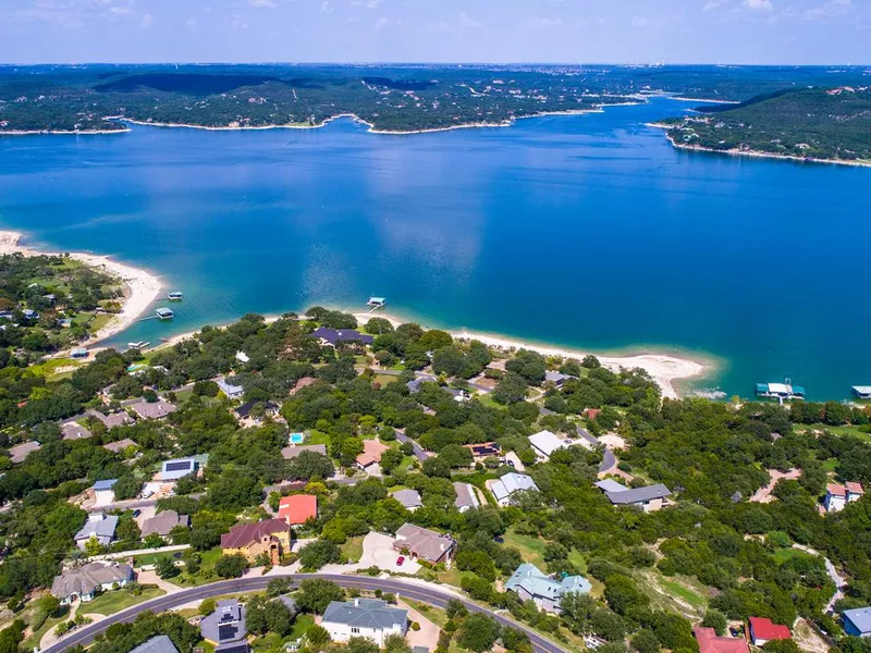 Lake Travis and Lakeway Homes along Water's Edge