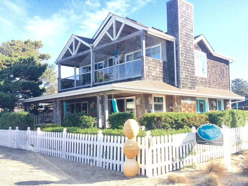 Sandals Inn at Cannon Beach, Oregon