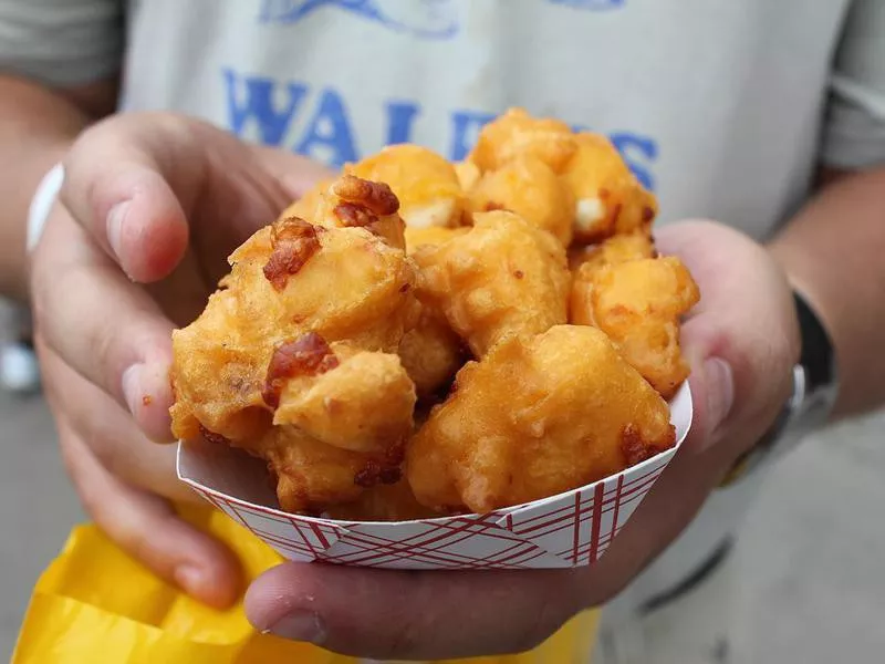 Fried cheese curds