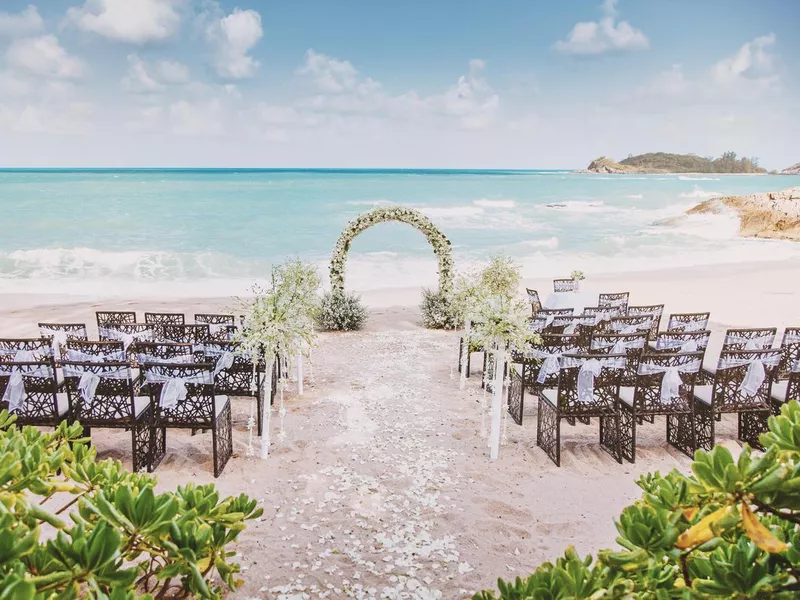 Beautiful beach wedding in Koh Samui, Thailand