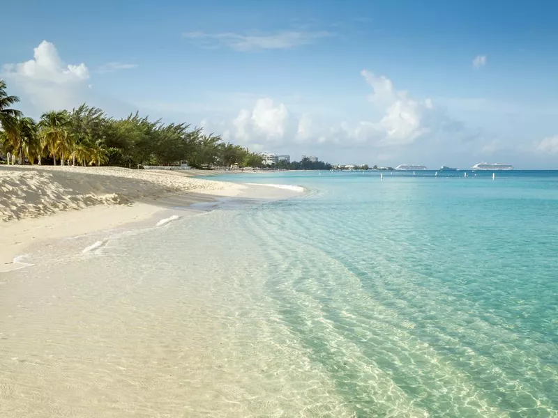 Seven Mile Beach on Grand Cayman island, Cayman Islands