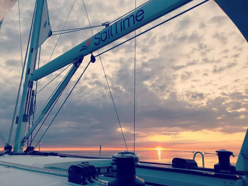 Sailing in Winthrop Harbor