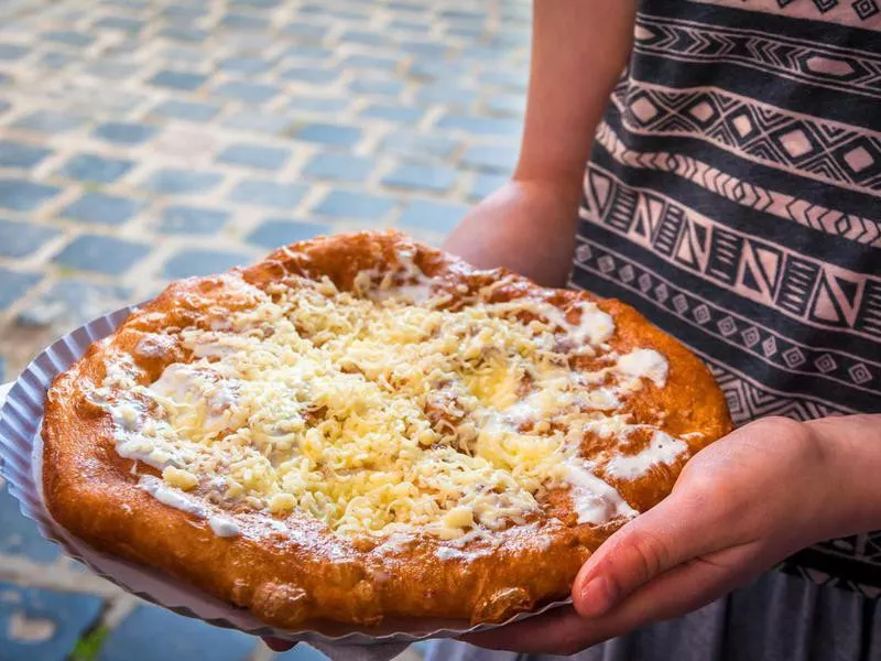 Langos, Hungarian pizza