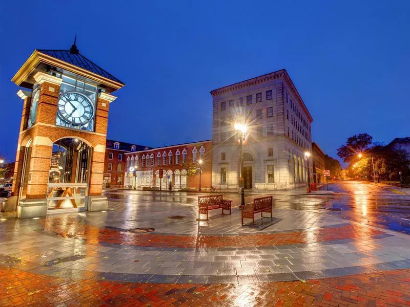 concord, new hampshire clock