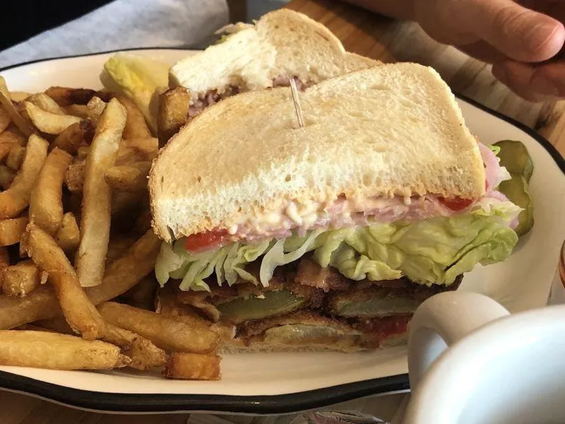 Fried green tomato BLT