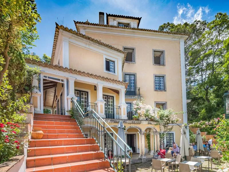 Lawrence's Hotel, Portugal