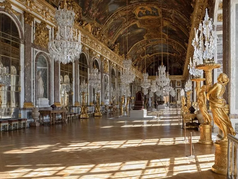 hall of mirrors