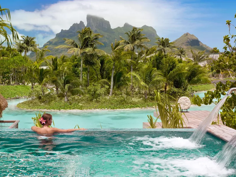 Four Seasons Bora Bora infinity pool