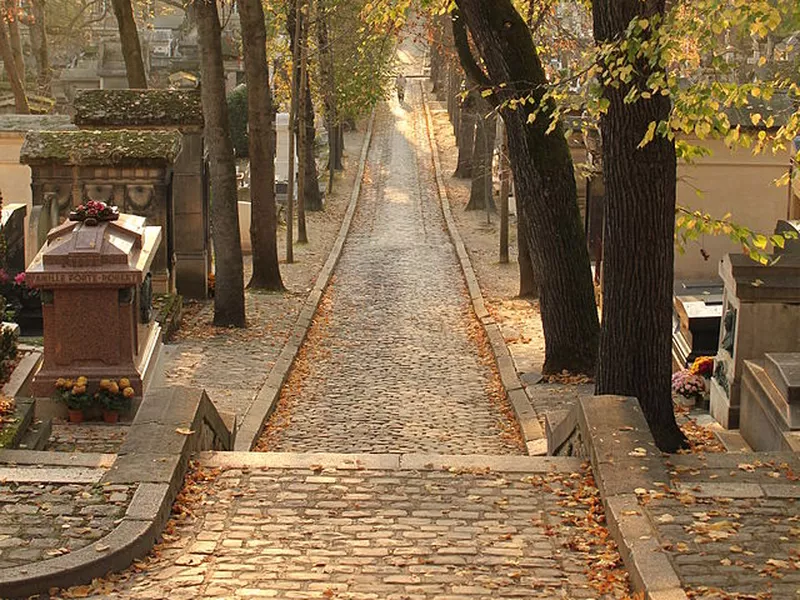 Père Lachaise Cemetery