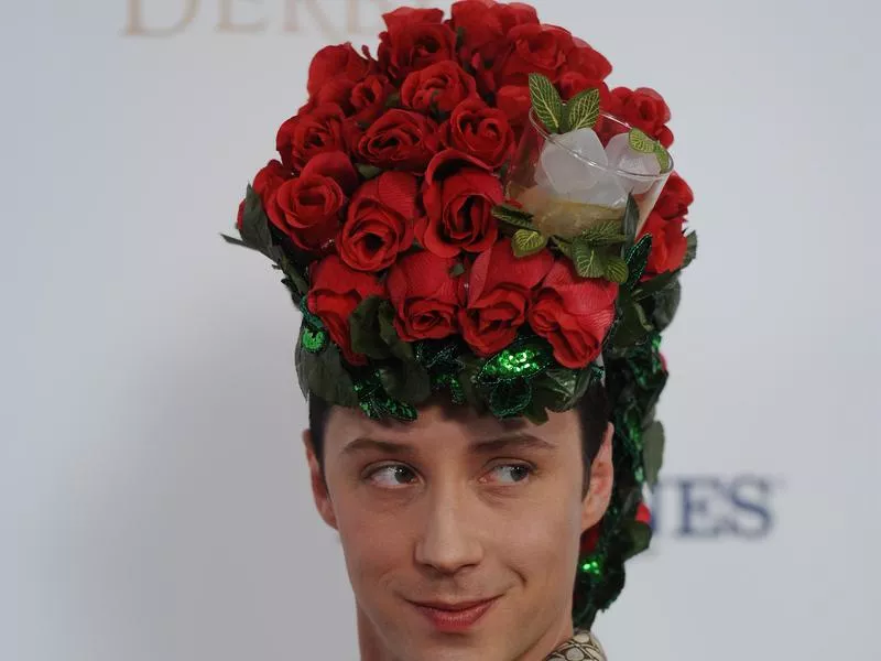 Kentucky Derby roses hat