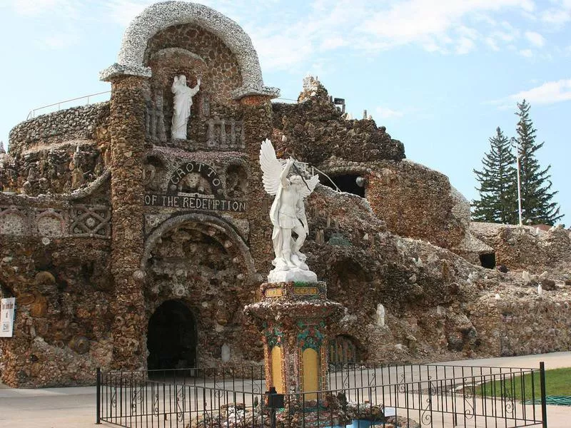 Grotto of the Redemption, Iowa