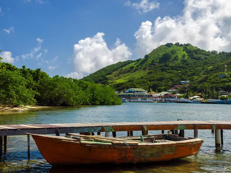 Old boat in Providencia