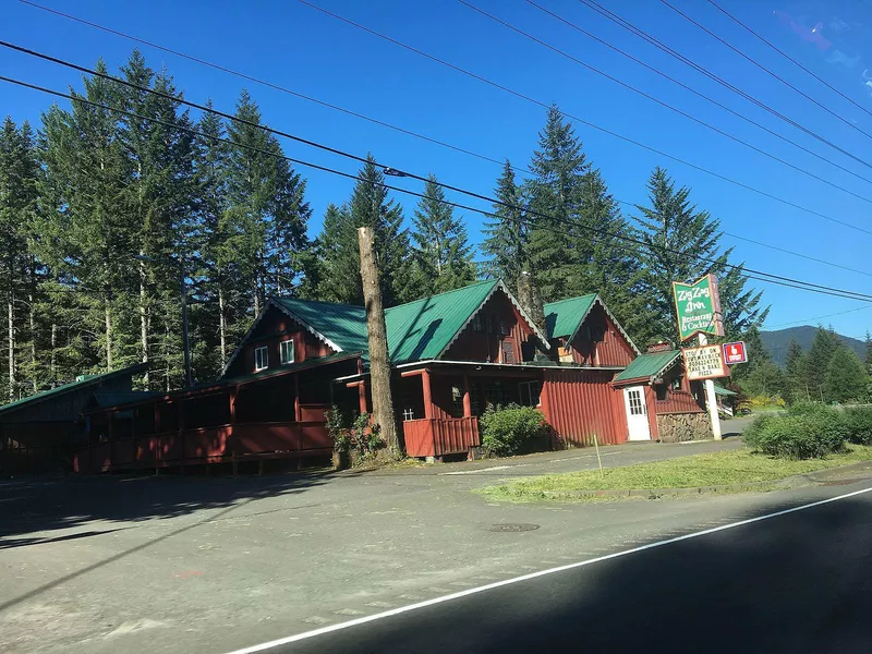 Zigzag Inn, Oregon