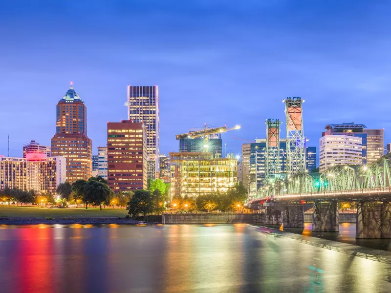 Portland, Oregon, USA skyline at dusk