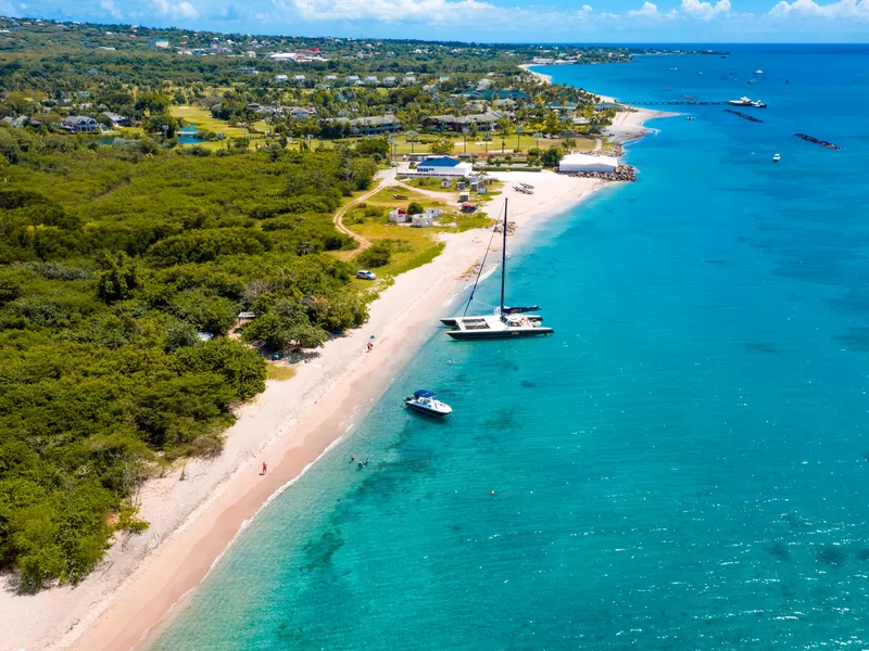 Pinneys Beach, Nevis