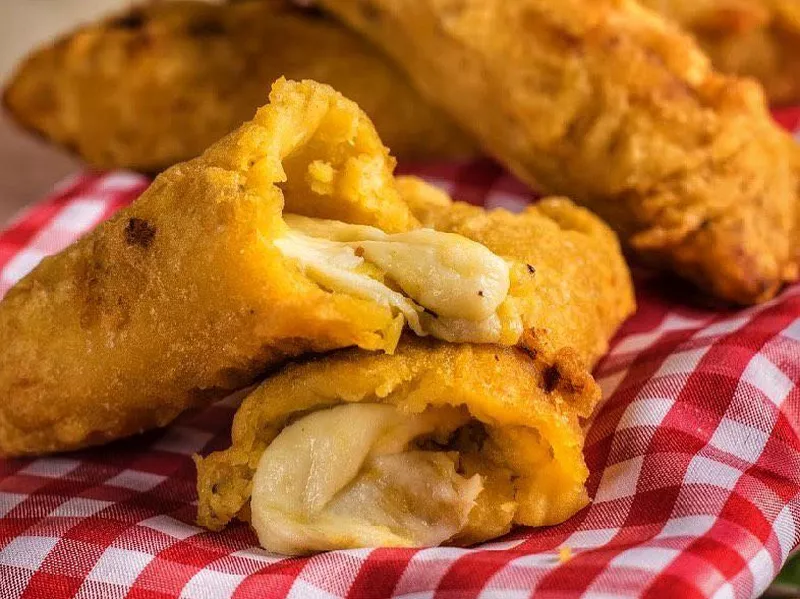 Aborrajados Vallunos, Colombian cheese stuffed plantain