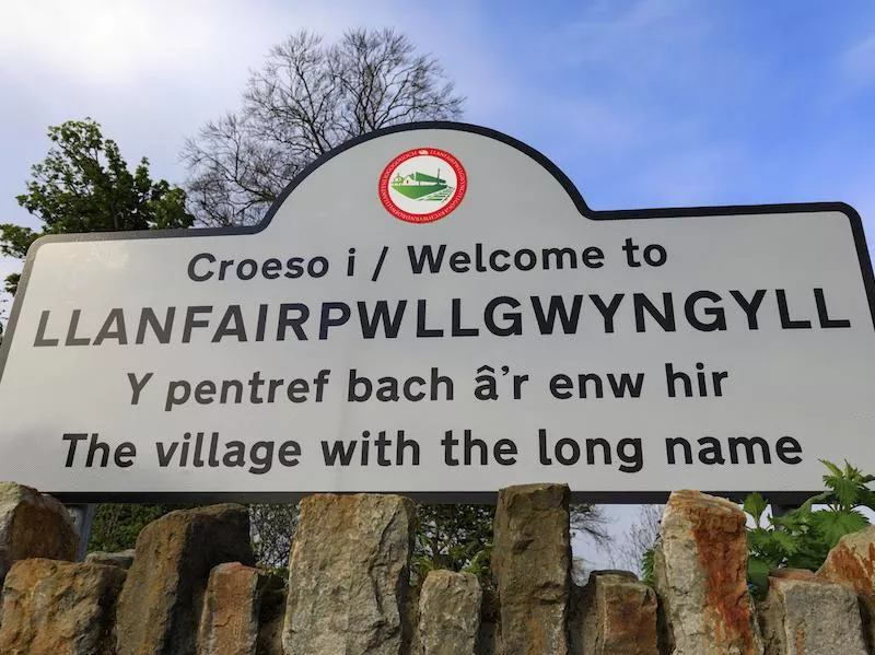 Lanfairpwllgwyngyllgogerychwyrndrobwllllantysiliogogogoch