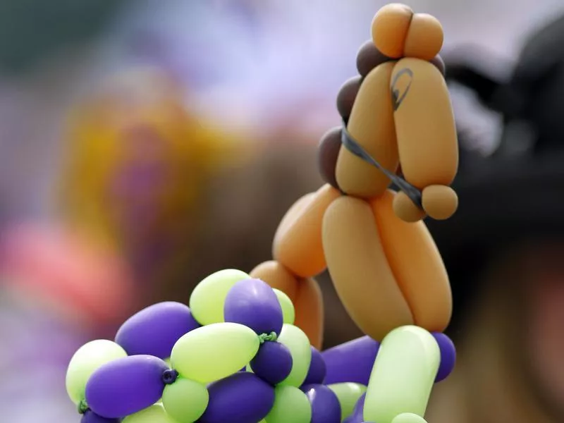 Kentucky Derby balloon hat