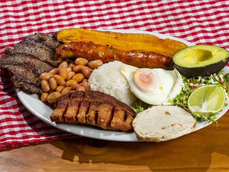 Bandeja paisa, Colombia