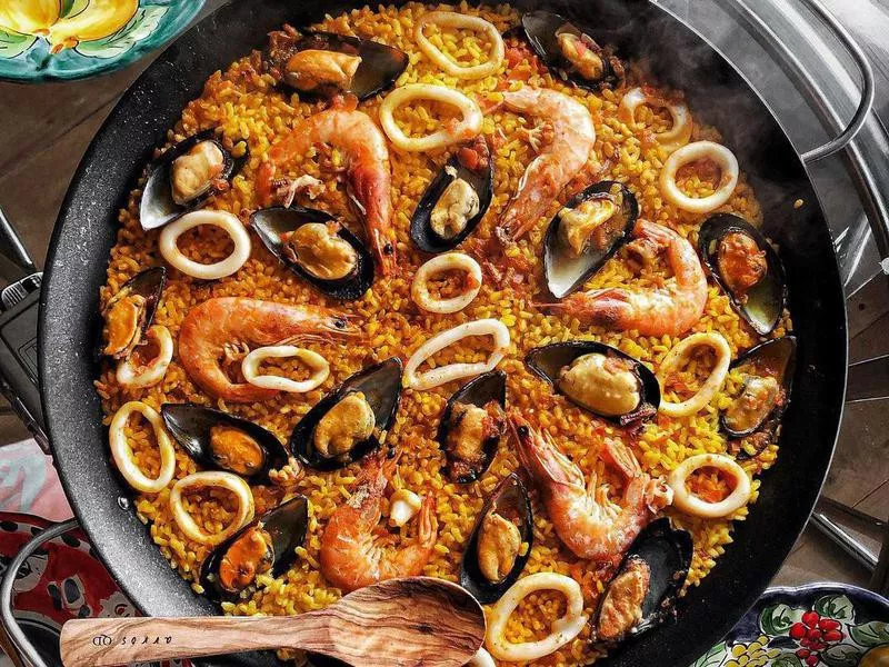 Valencian paella