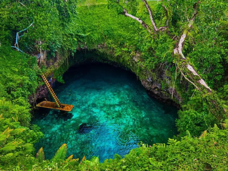 Samoa jungle lake