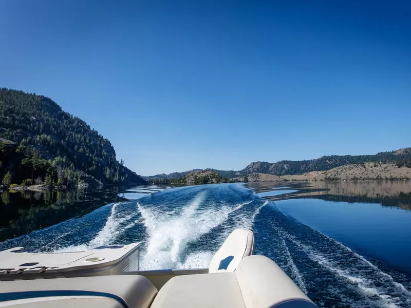 Pontoon Boat on Pinedale lake