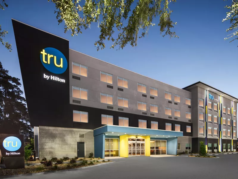 Tru by Hilton Savannah