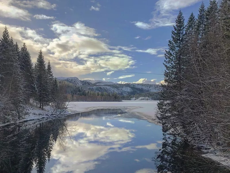 Lake Salsvatnet in the winter