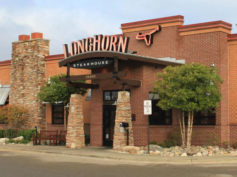 LongHorn Steakhouse exterior