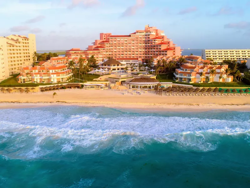 Wyndham Grand Cancun