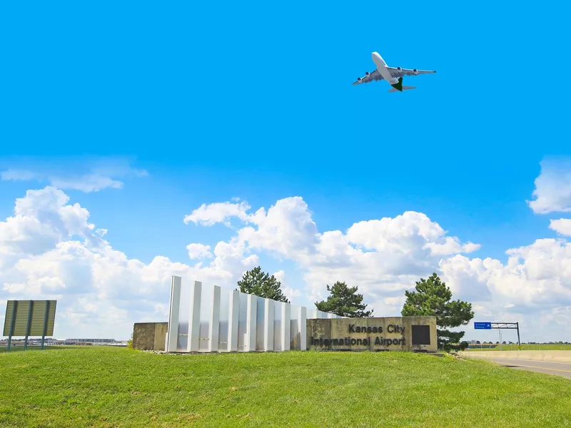 Kansas City International Airport Airplane