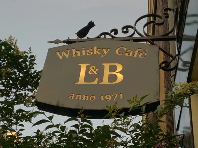 Whisky Cafe L & B