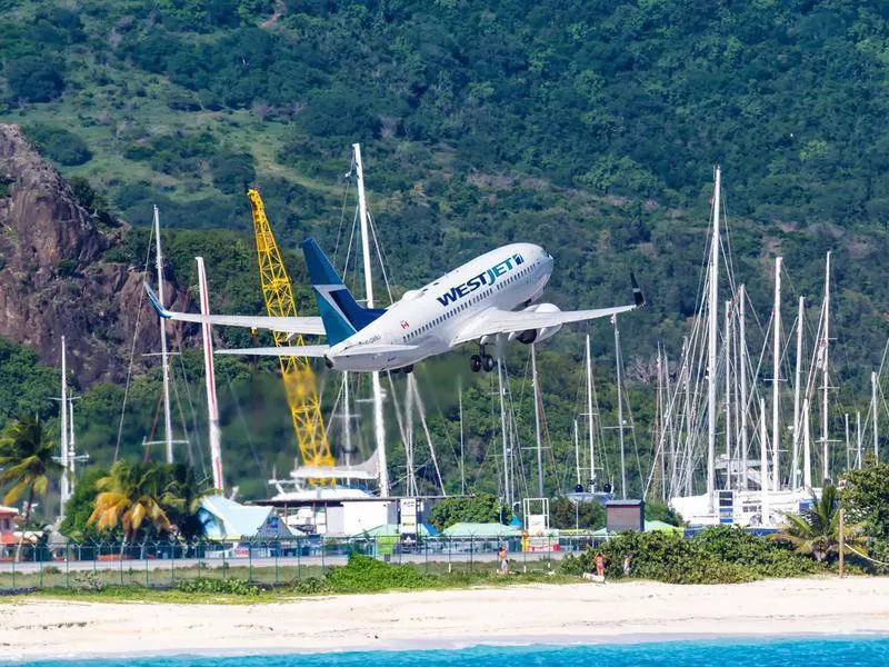 Westjet Boeing 737-700