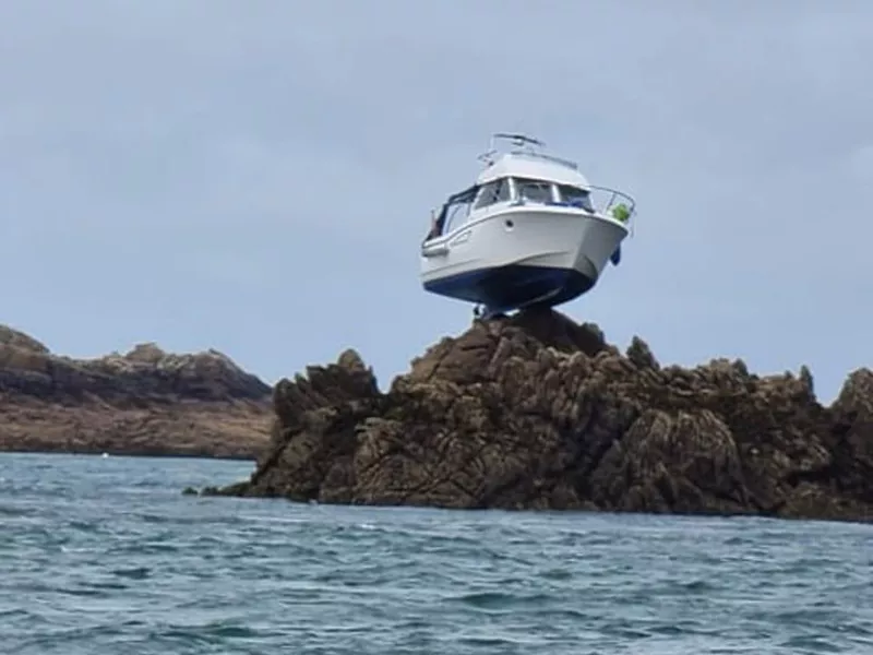 Boat stuck on rocks