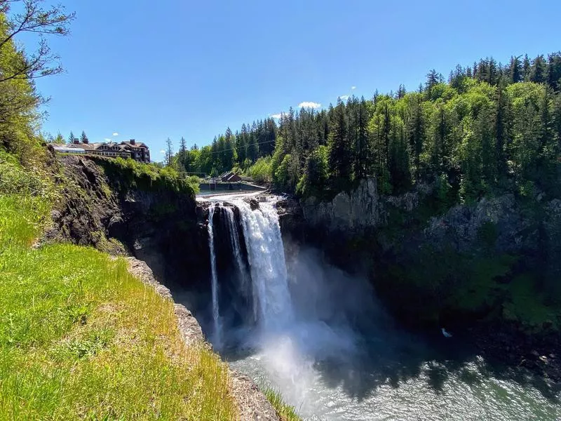 Salish Lodge and waterfall