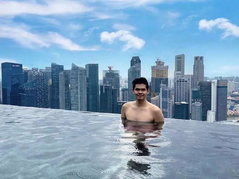 Infinity pool