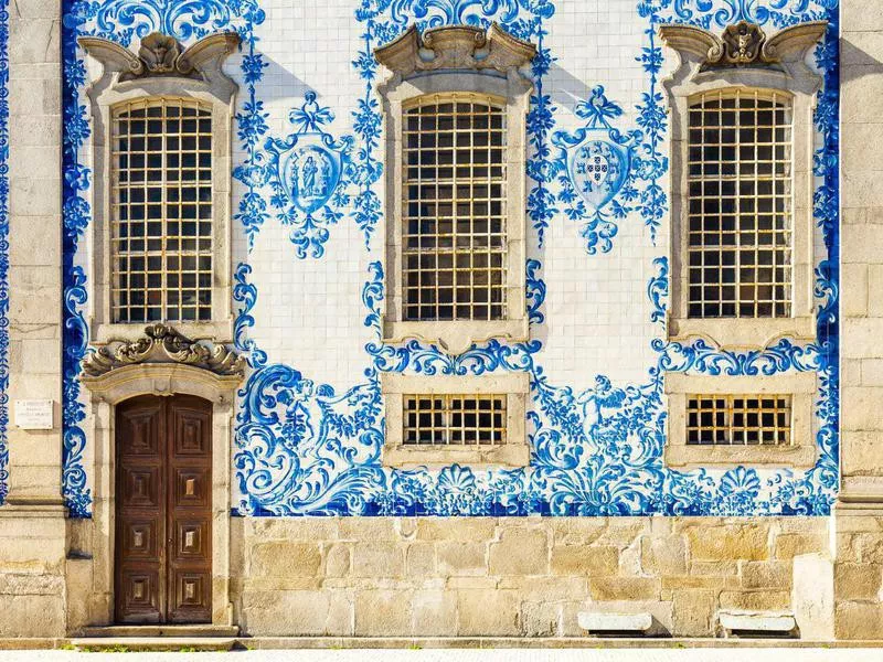 Carmo Church) in Porto, Portugal