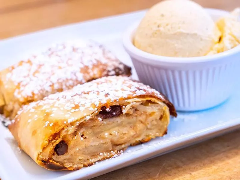 Apfelstrudel