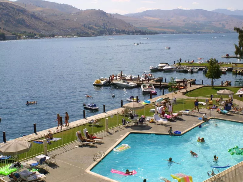 A Lakeside Resort Lake Chelan