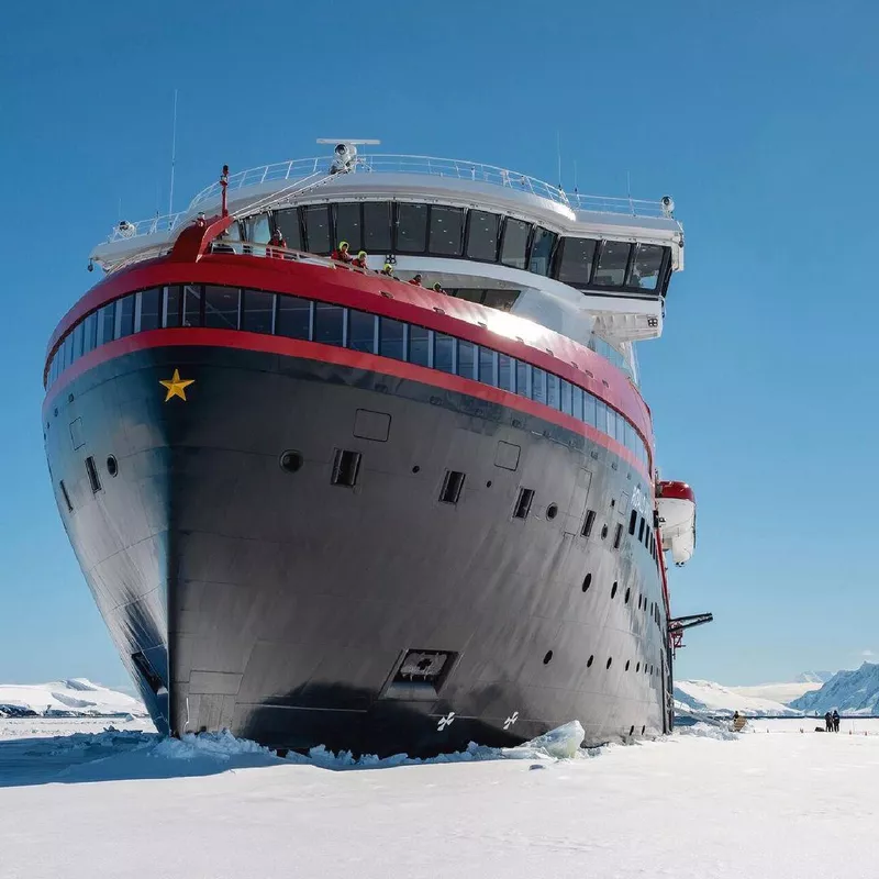 Hurtigruten expedition