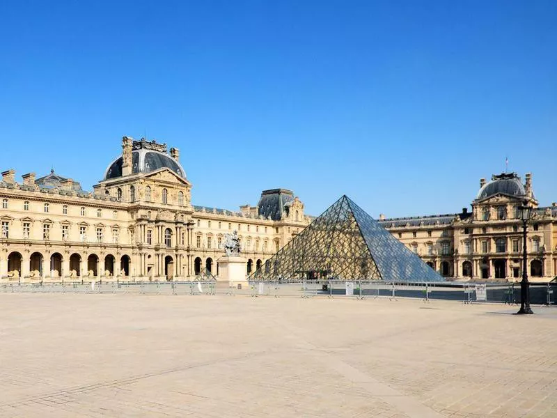 Louvre Museum