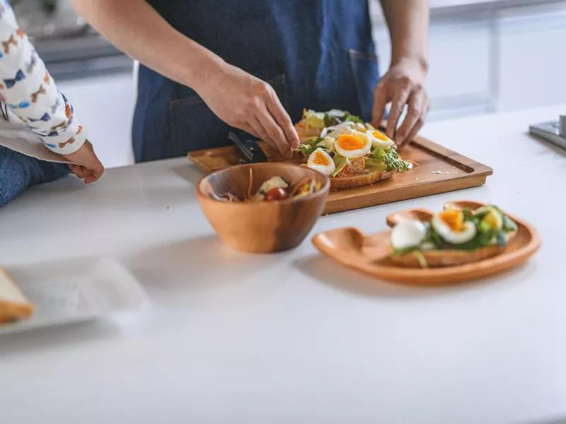 Cooking hard-boiled eggs