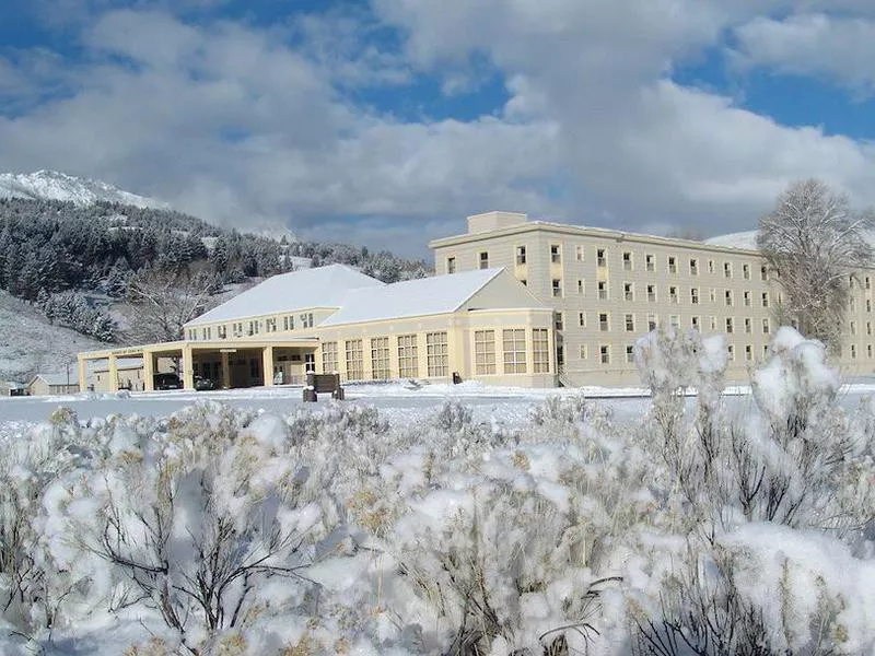 Mammoth Hot Springs Hotel & Cabins